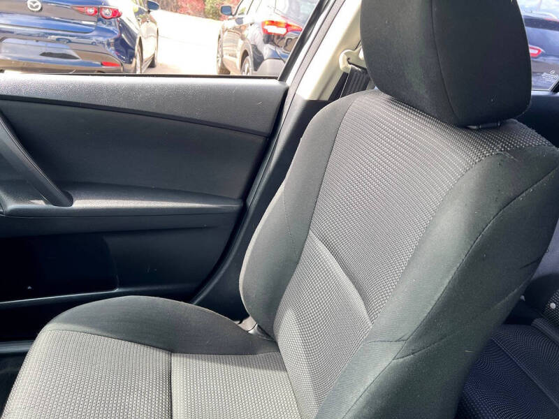 2013 Mazda MAZDA3 i Touring