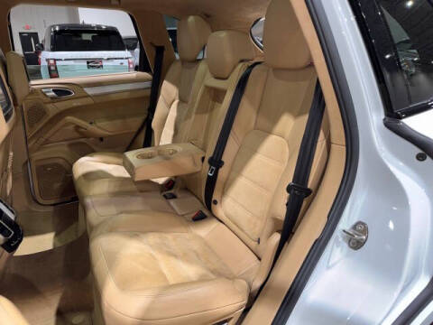 2013 Porsche Cayenne GTS