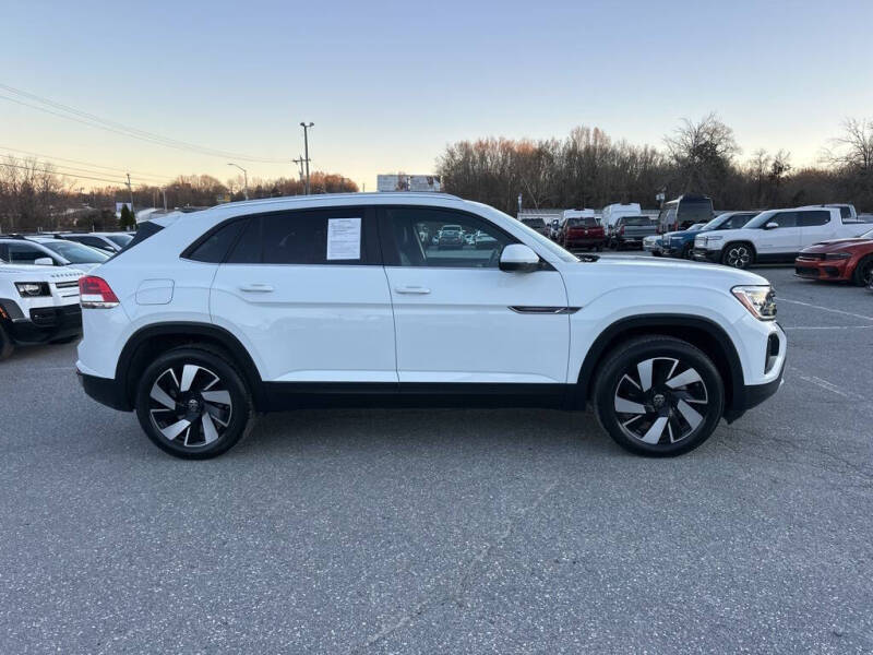 2025 Volkswagen Atlas Cross Sport SE