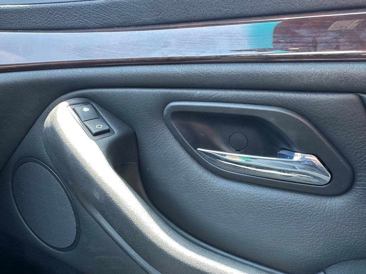 2003 BMW 5 Series 32