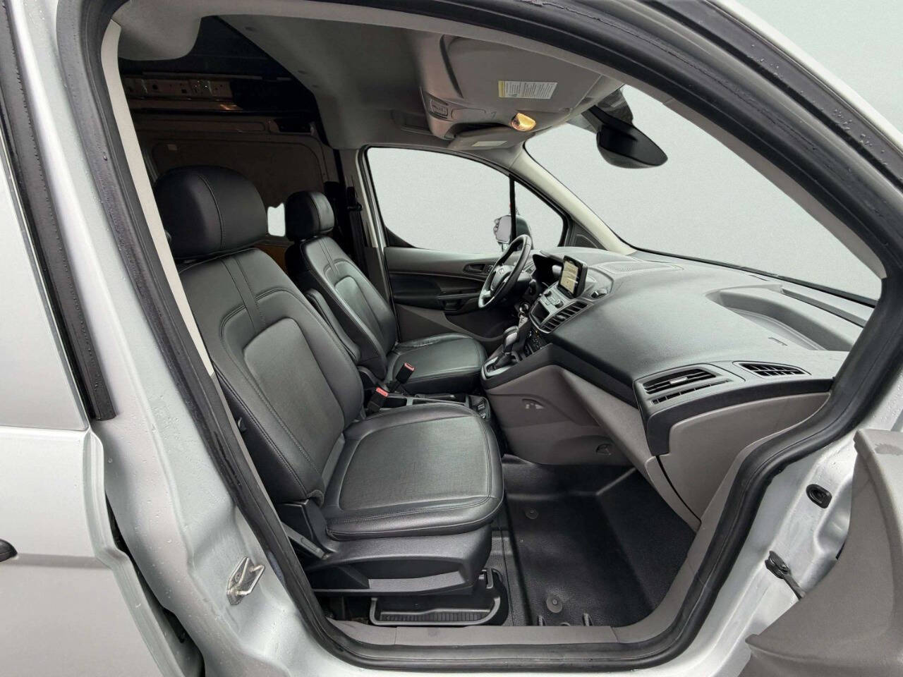 FordTransit Connect27