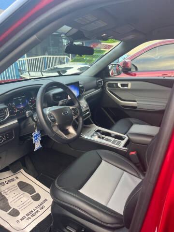 2023 Ford Explorer XLT