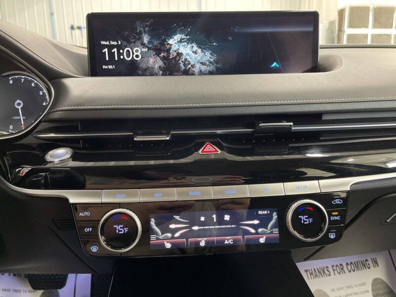 2023 Genesis G80