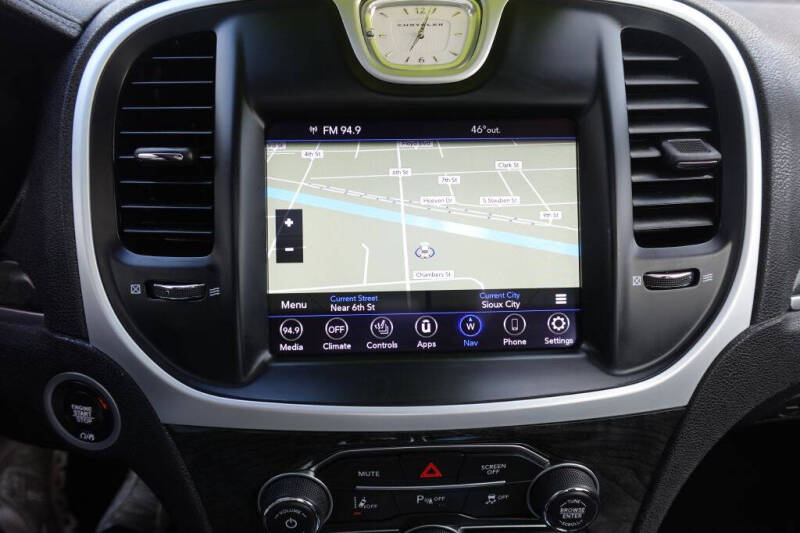 2023 Chrysler 300 Touring L