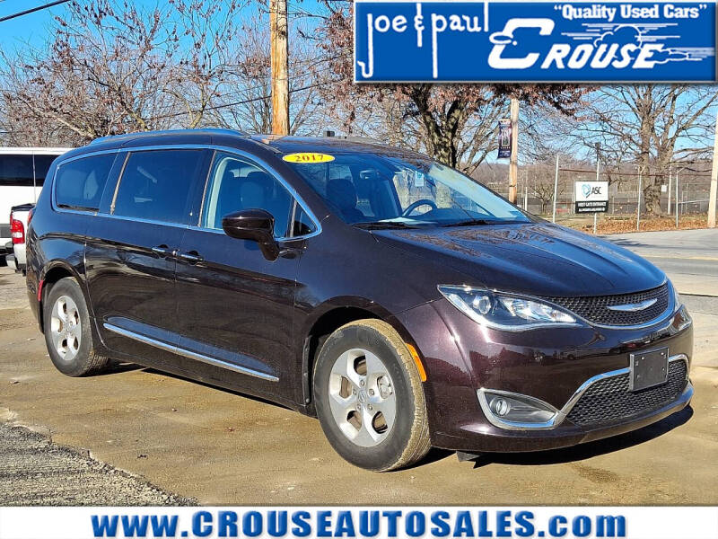 2017 Chrysler Pacifica Touring-L Plus's photo