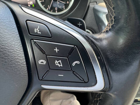 2017 Infiniti QX30 Premium