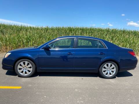 2005 Toyota Avalon for sale at M AND S CAR SALES LLC in Independence OR