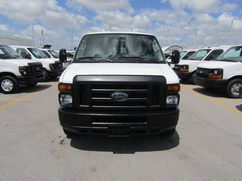 2012 Ford E-Series Econoline Van Commercial photo 3