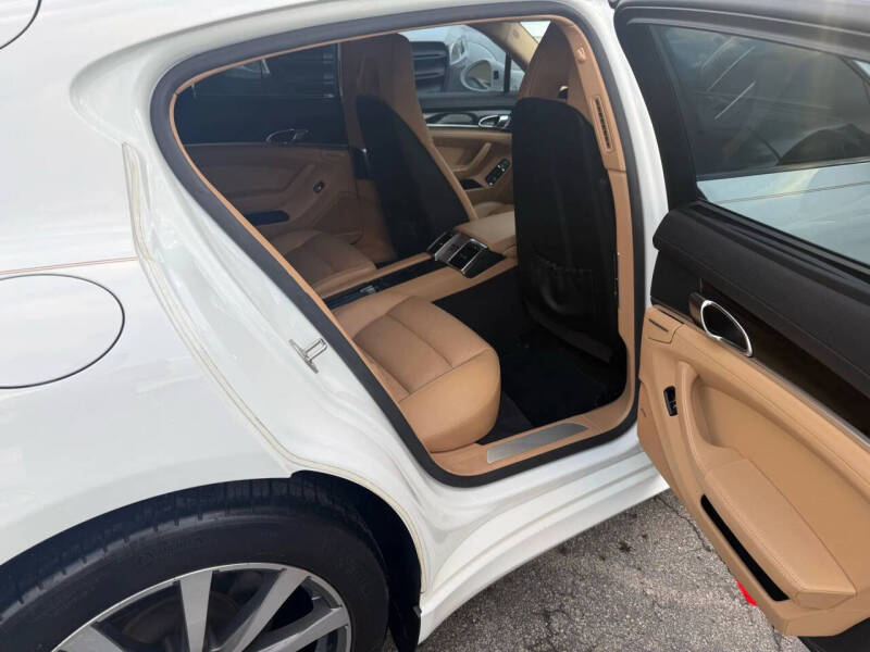 2015 Porsche Panamera