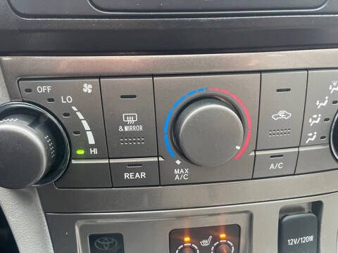 2011 Toyota Highlander SE