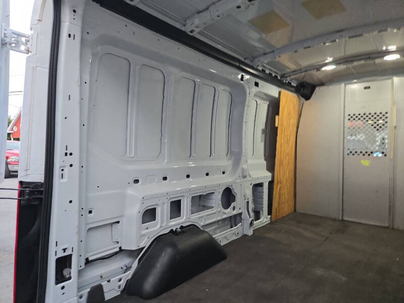 2022 Ford Transit 250