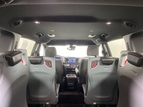 2024 Chrysler Pacifica Touring