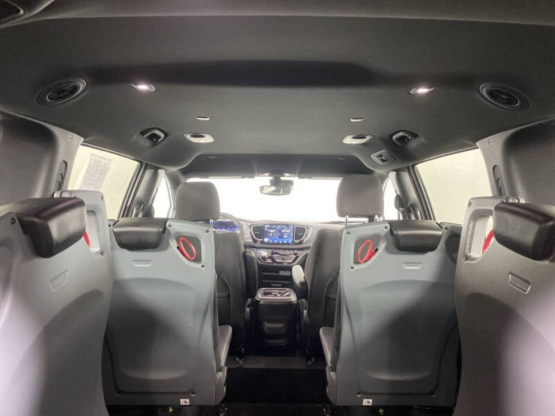 2024 Chrysler Pacifica Touring