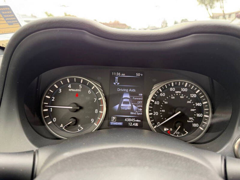 2022 Infiniti Q60 Red Sport 400