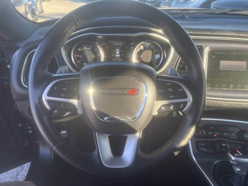 2016 Dodge Challenger SXT Plus