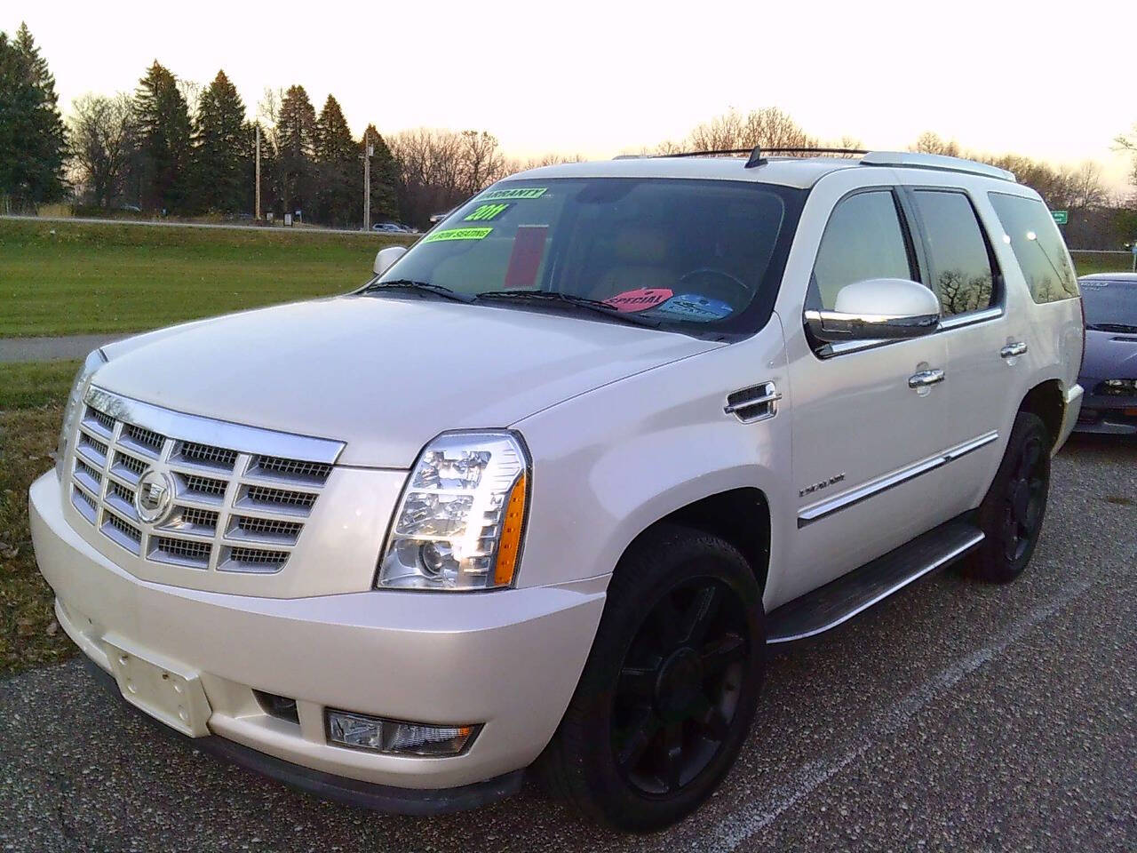Off White 2011 Cadillac Escalade Luxury AWD Luxury 4dr SUV 1