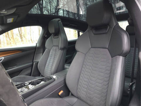 2022 Audi e-tron GT quattro Premium Plus