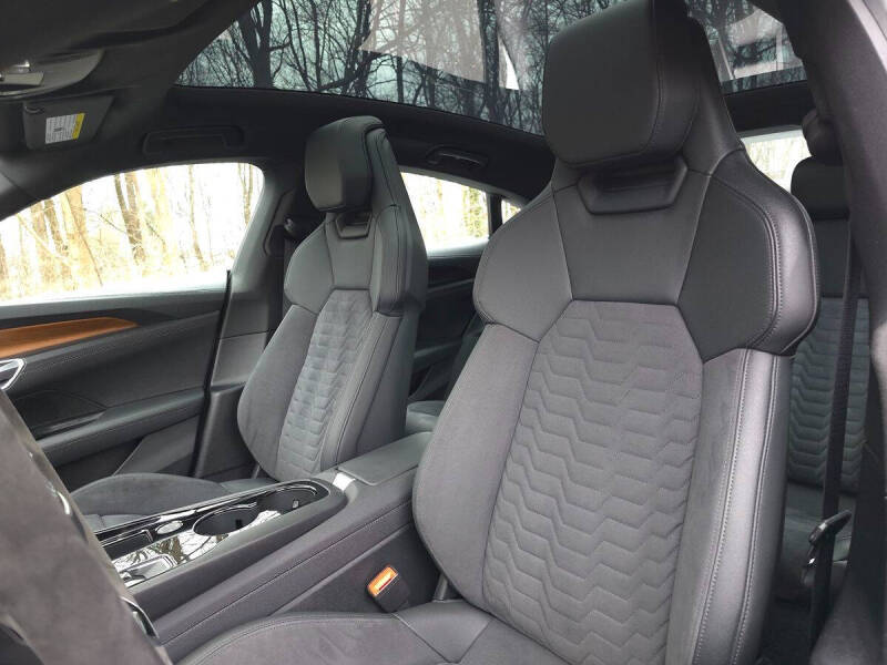 2022 Audi e-tron GT quattro Premium Plus