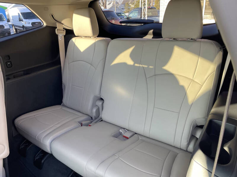 2021 Buick Enclave Essence