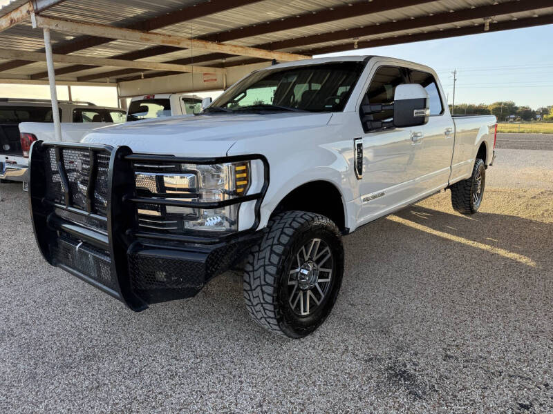 2019 Ford F-350 Super Duty Lariat's photo