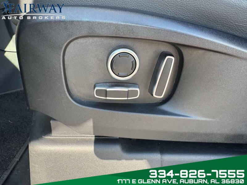 2024 Land Rover Defender 130 P400 X-Dynamic SE