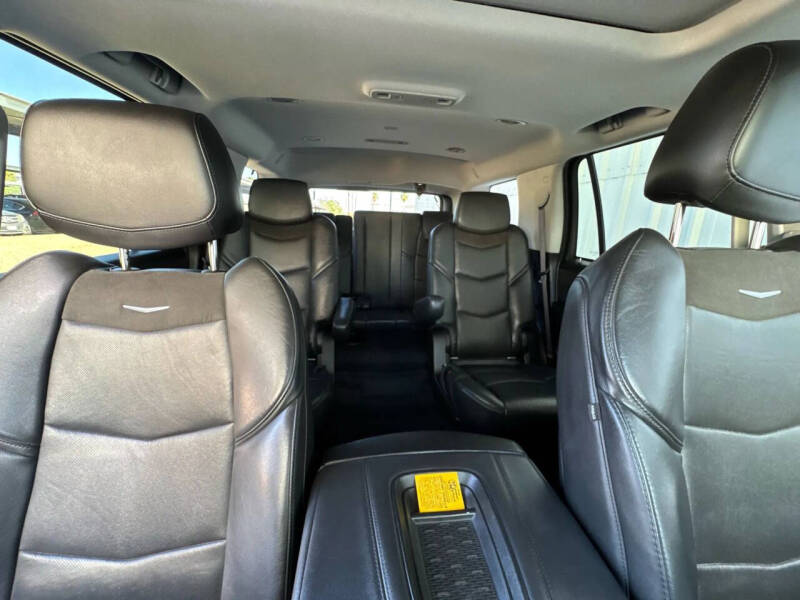 2017 Cadillac Escalade Luxury