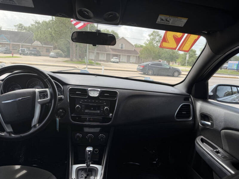 2012 Chrysler 200 Touring