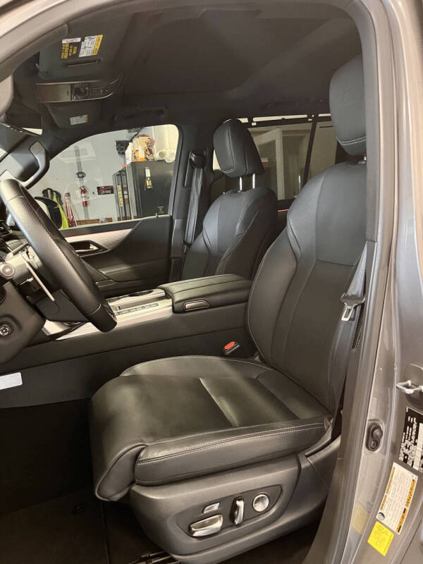 2024 Lexus LX 600 F SPORT Handling