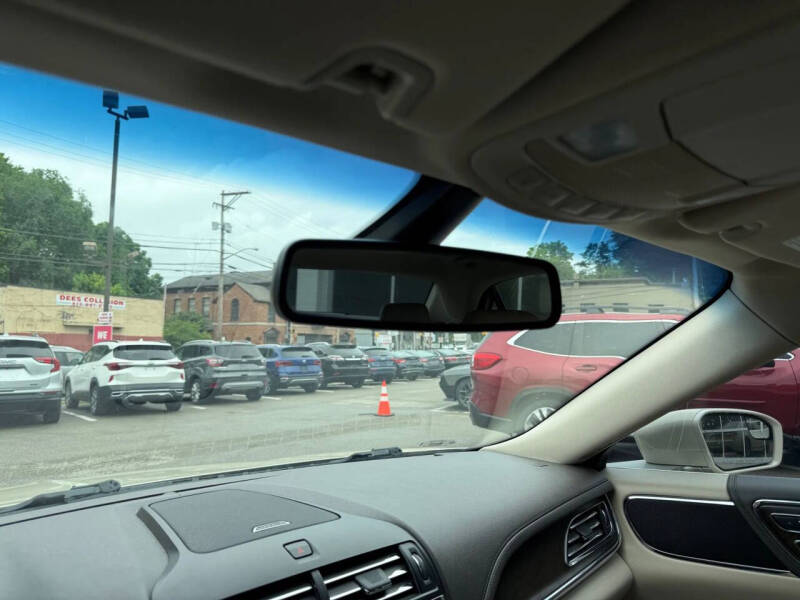 2018 Lincoln Continental Premiere