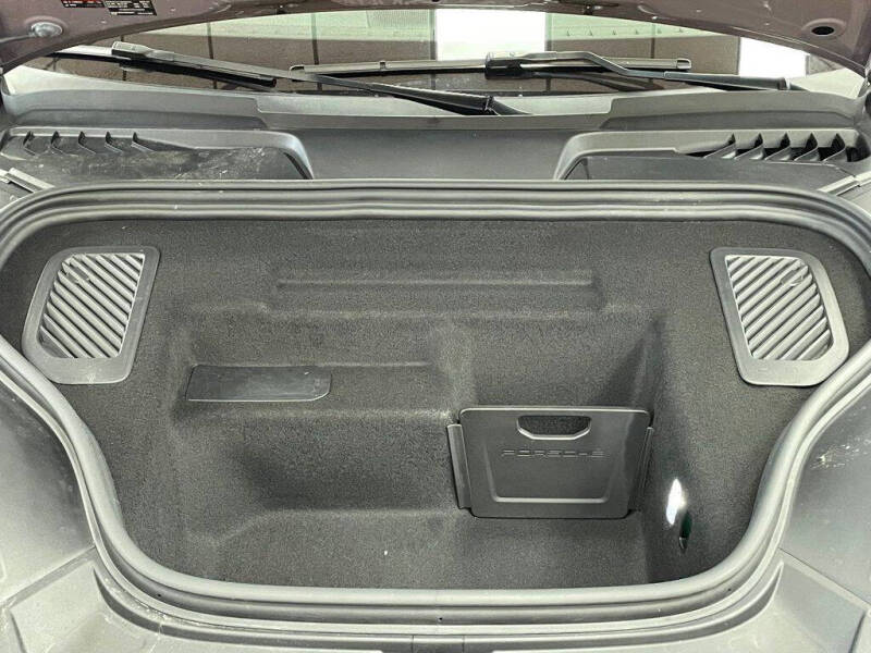 2025 Porsche Macan 4 Electric