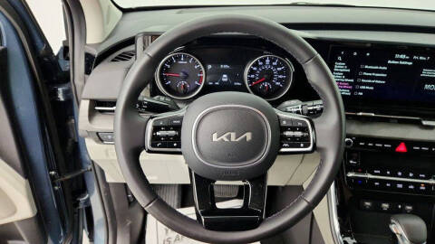 2024 Kia Carnival EX