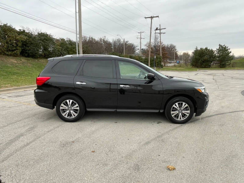2017 Nissan Pathfinder SV