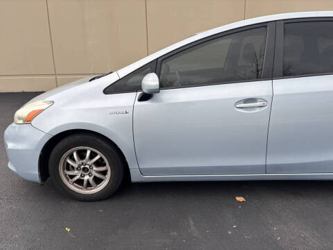 2014 Toyota Prius v Two