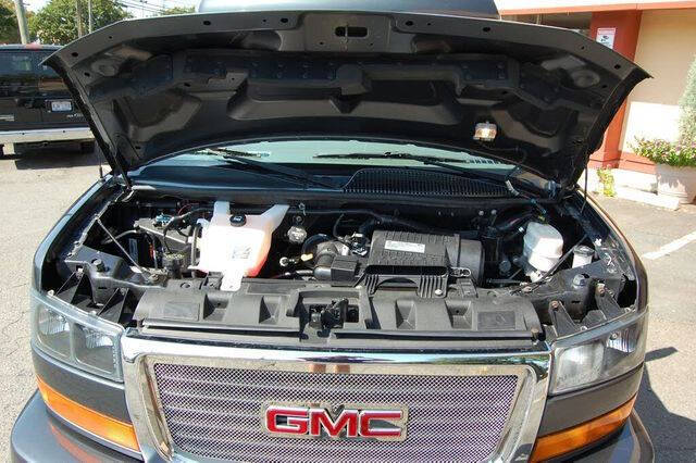 2017 GMC Savana 2500