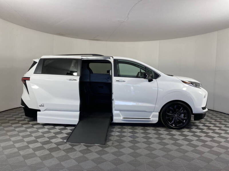 Used 2022 Toyota Sienna XSE with VIN 5TDDRKEC0NS100108 for sale in Tucker, GA