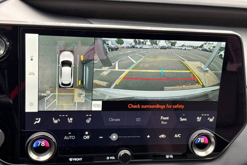 2026 Lexus RX 450h+ Luxury