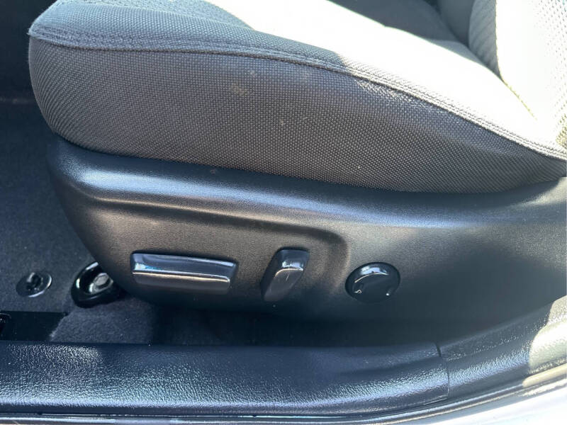 2015 Toyota Camry Hybrid LE