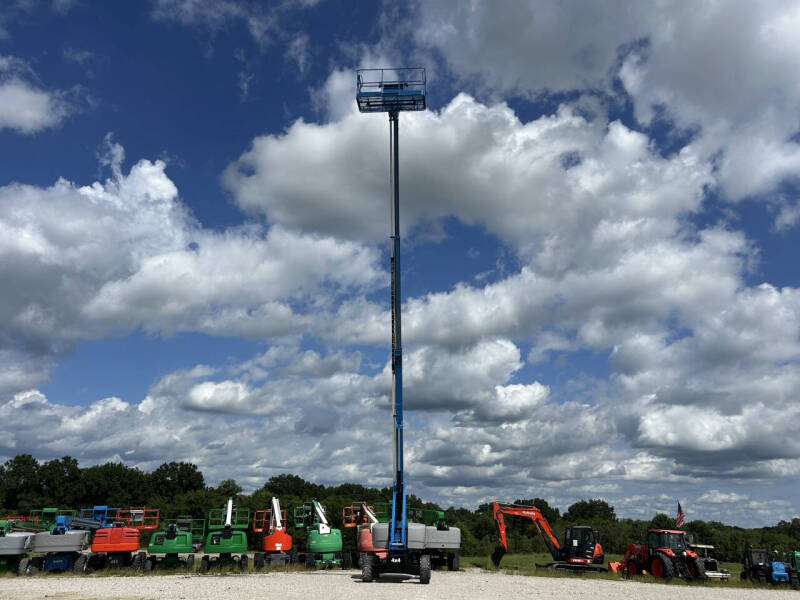2017 Genie 65' Manlift