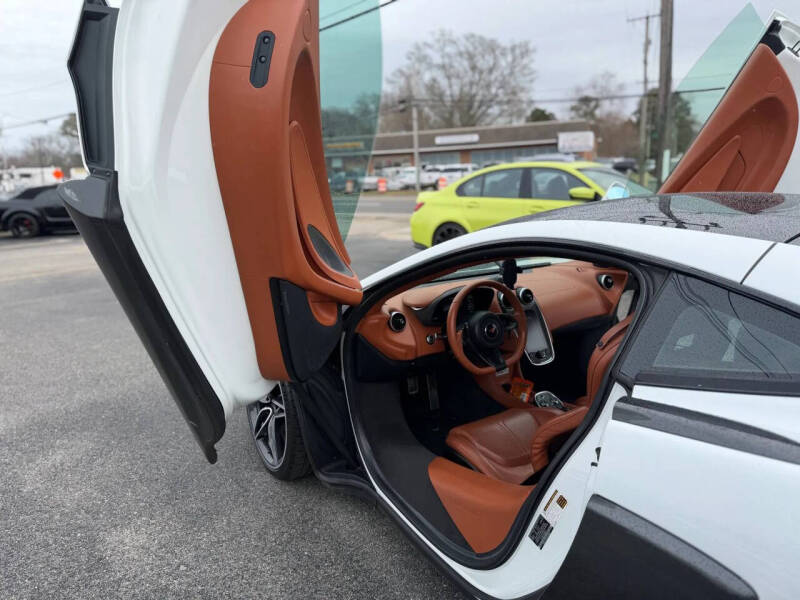 2017 McLaren 570GT