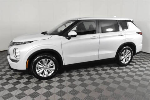 2025 Mitsubishi Outlander ES