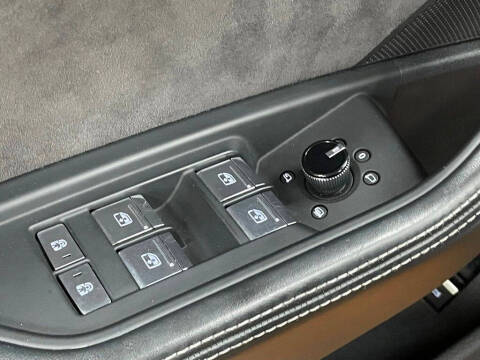 2019 Audi e-tron quattro Prestige