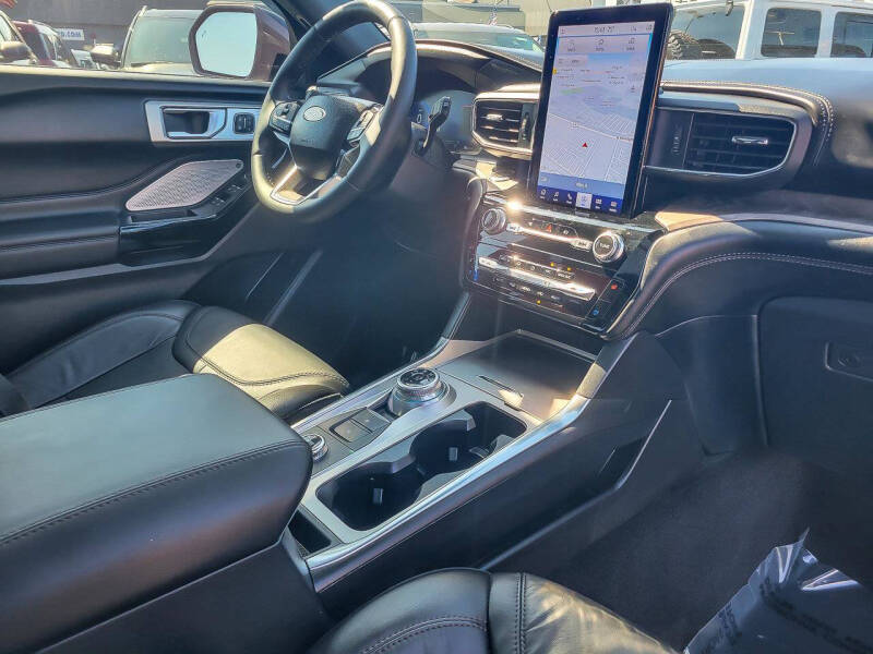 2023 Ford Explorer Platinum