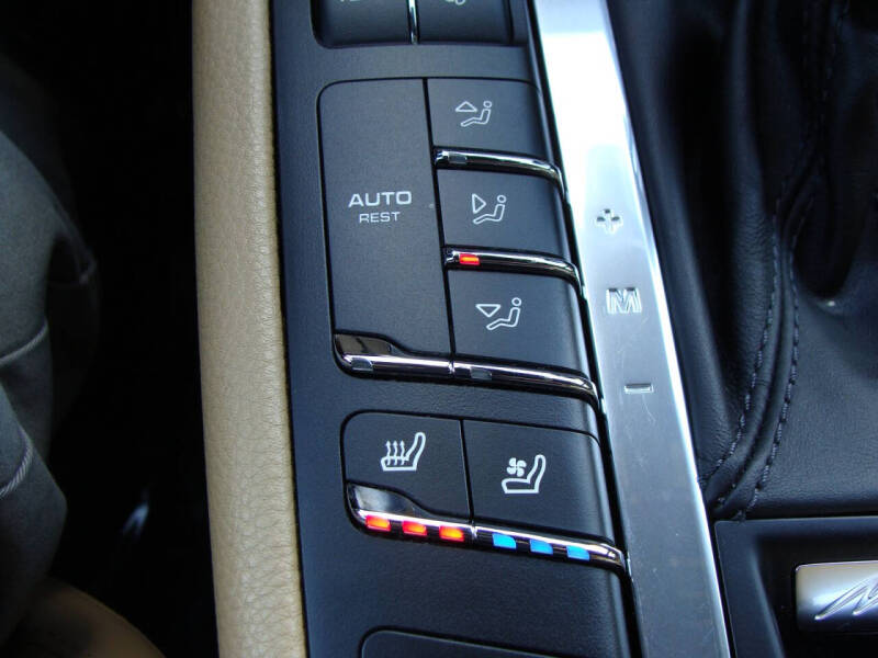 2017 Porsche Macan S