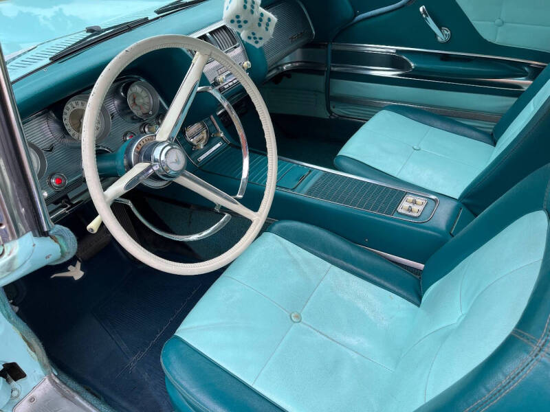 1960 Ford Thunderbird