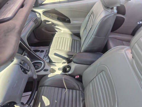 2004 Ford Mustang GT Deluxe