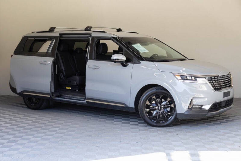 2024 Kia Carnival SX