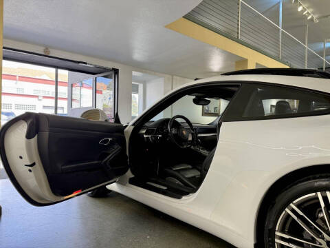 2015 Porsche 911 Carrera