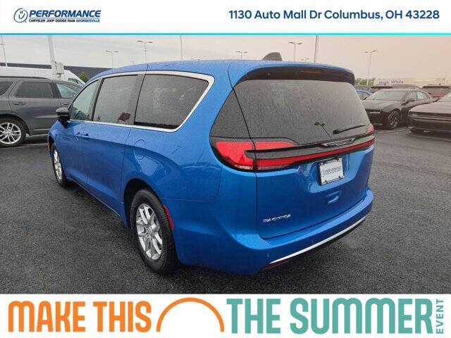 2027 Chrysler Pacifica Select