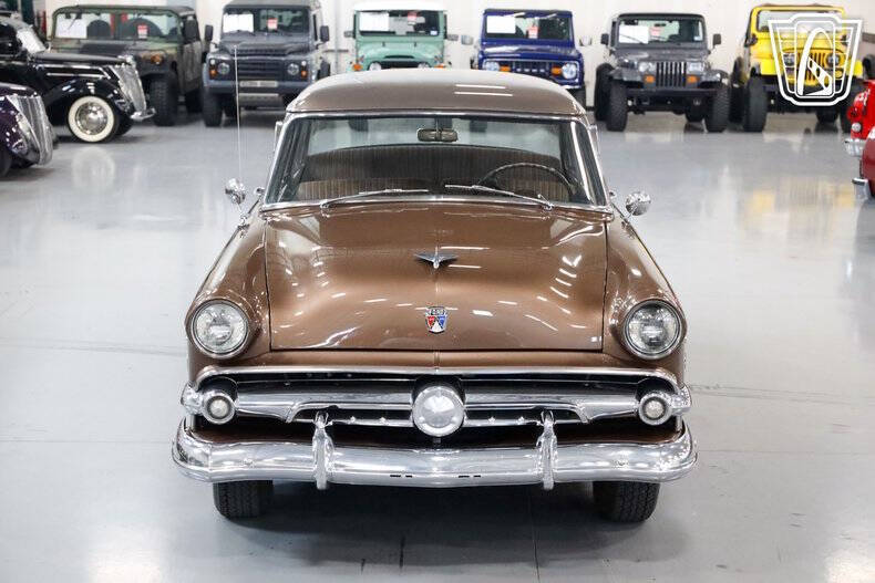 1954 Ford Crestline