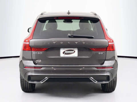 2023 Volvo XC60 B5 Plus Dark Theme